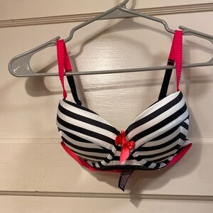 Super cute Victoria Secret Bra. Size 36B